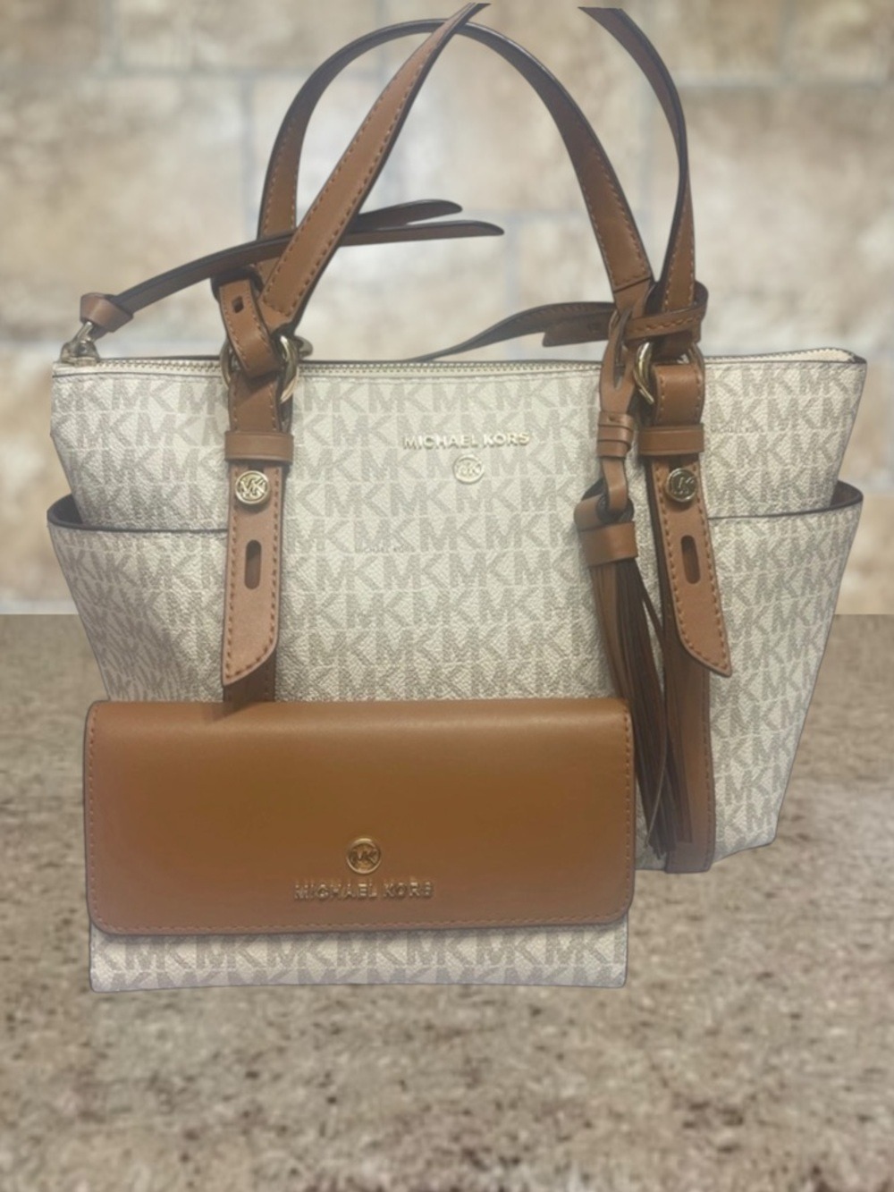 Michael Kors Sullivan TZ Crossbody & Wallet Set MK Signature Logo Vanilla/Acorn